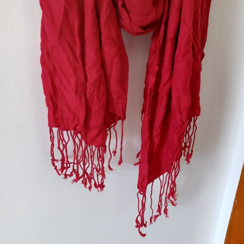 ⚡️SALE⚡️Bright Red Pashmina Scarf with Tassels - Picture 3 of 8